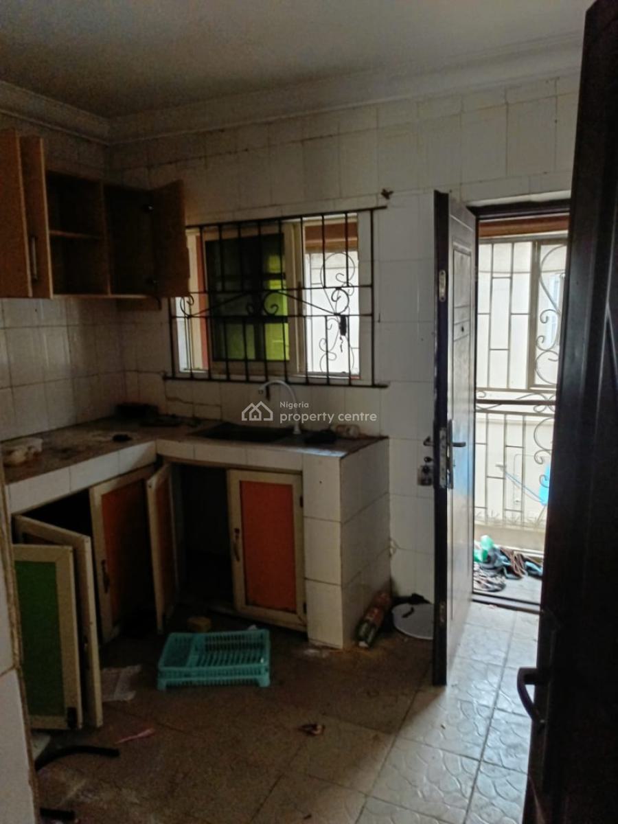 Nice & Spacious 3 Bedroom Apartment (upstairs), Ikeja, Lagos, Flat / Apartment for Rent