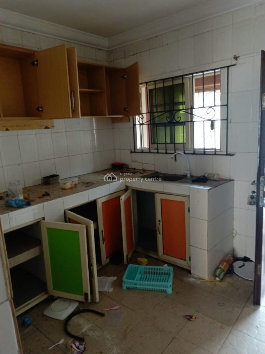 Nice & Spacious 3 Bedroom Apartment (upstairs), Ikeja, Lagos, Flat / Apartment for Rent