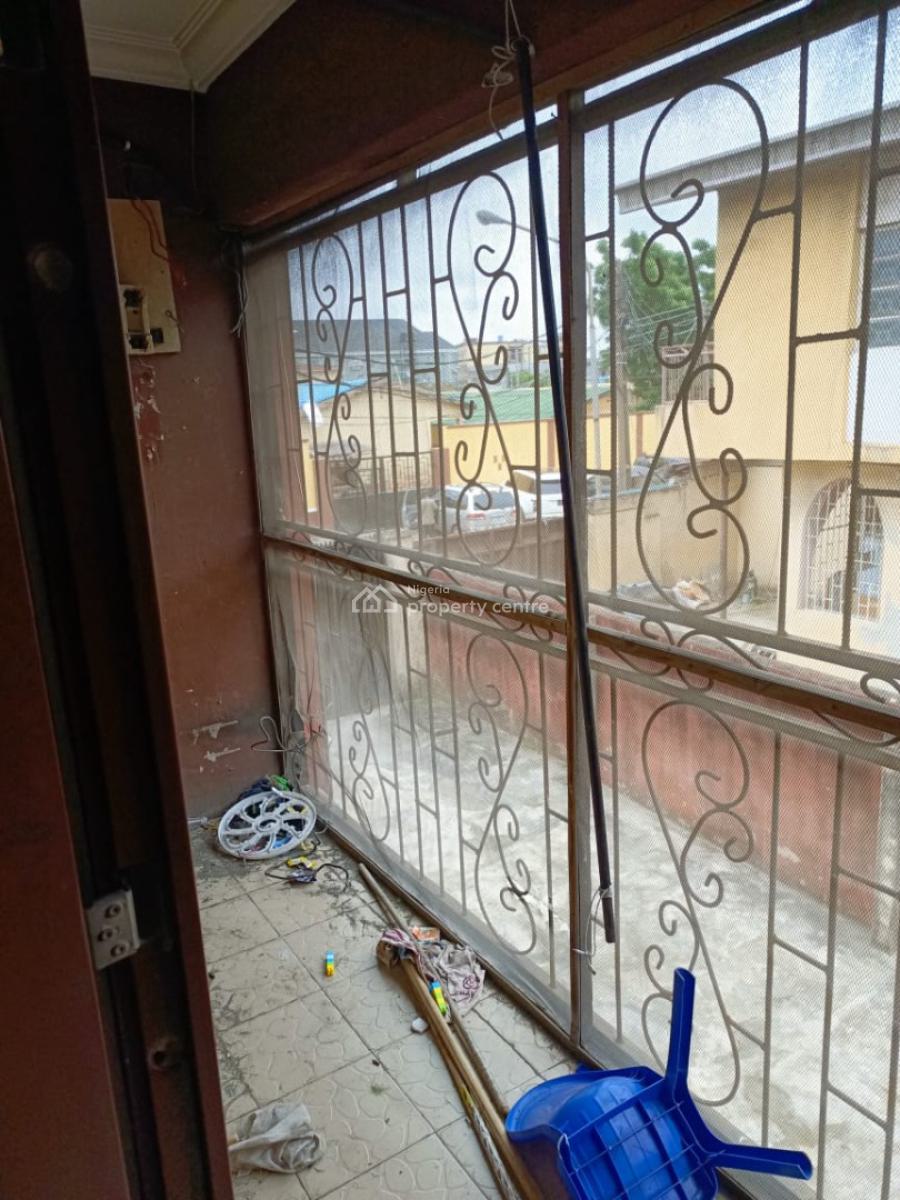 Nice & Spacious 3 Bedroom Apartment (upstairs), Ikeja, Lagos, Flat / Apartment for Rent