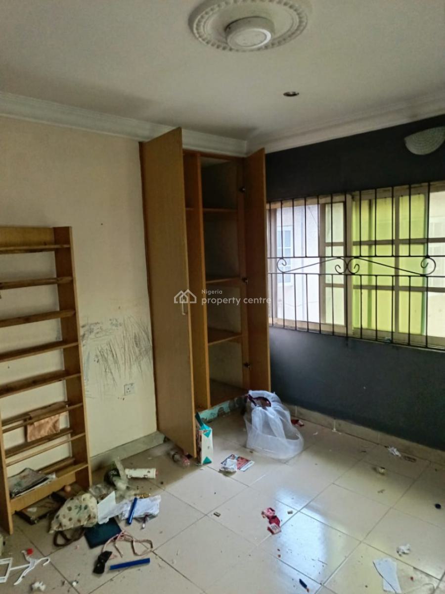 Nice & Spacious 3 Bedroom Apartment (upstairs), Ikeja, Lagos, Flat / Apartment for Rent