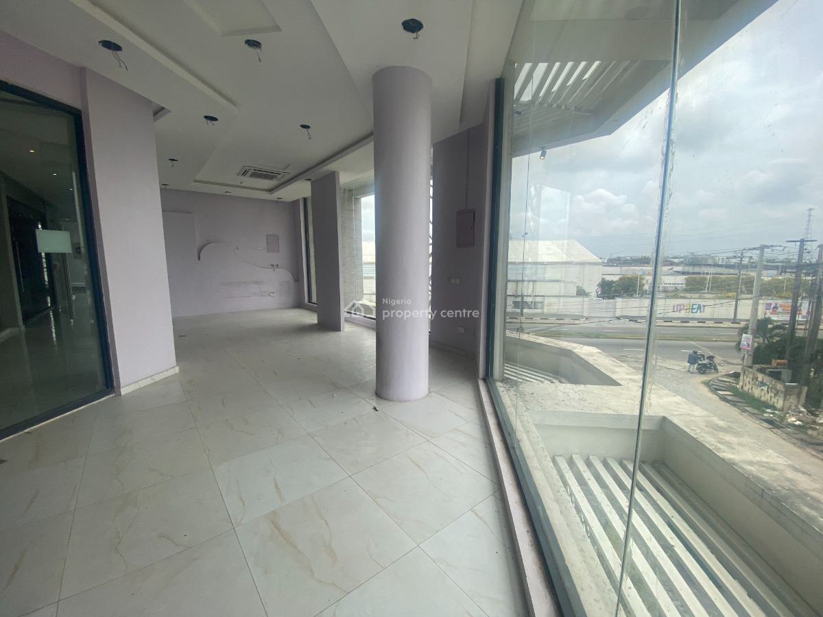 Commercial Space, Lekki Phase 1, Lekki, Lagos, Plaza / Complex / Mall for Rent