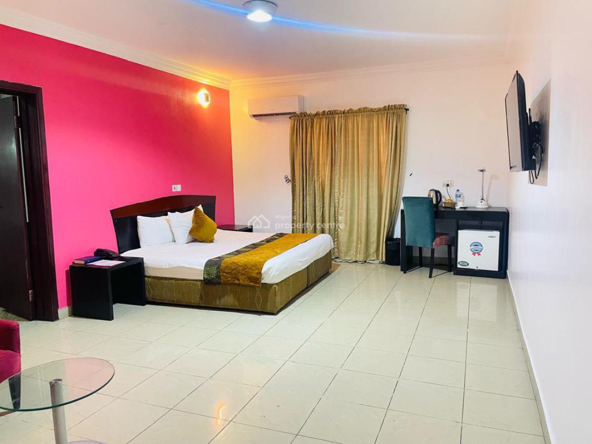 a Standard  Functioning Luxurious 32 Rooms Hotel, Ikeja Gra, Ikeja, Lagos, Hotel / Guest House for Sale