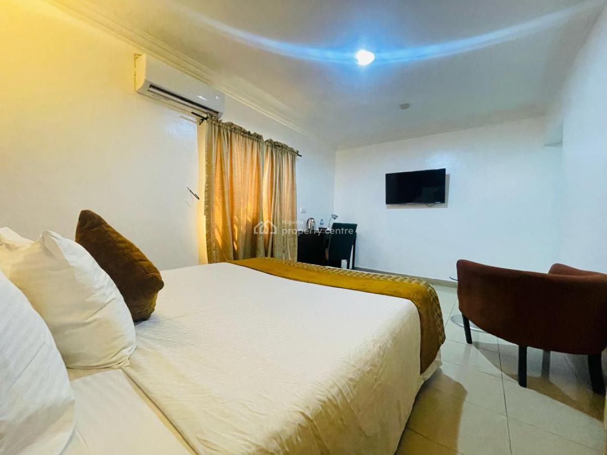 a Standard  Functioning Luxurious 32 Rooms Hotel, Ikeja Gra, Ikeja, Lagos, Hotel / Guest House for Sale
