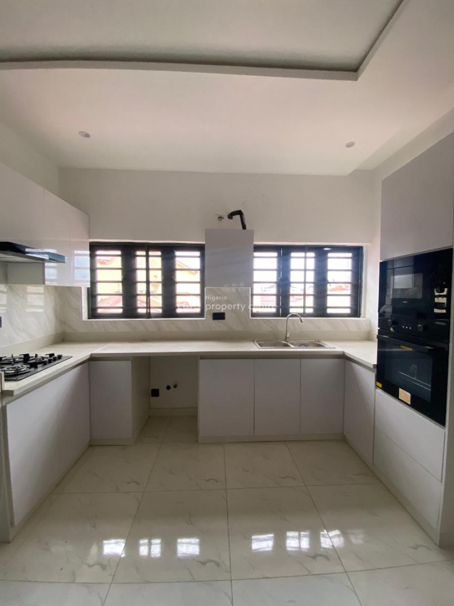 Luxury 2 Bedroom Apartment with Excellent Features, Lekki, Lagos, Flat / Apartment for Sale