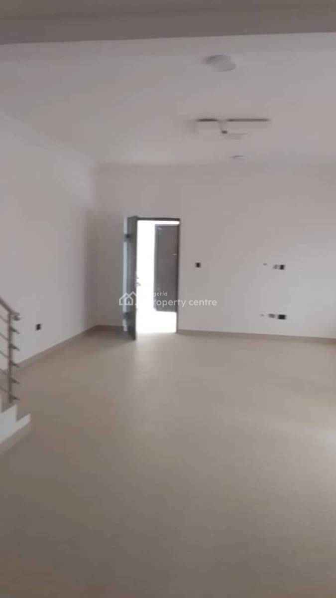 Luxury 2 Bedrooms Maisonettes, Mobil Road, Ilaje, Ajah, Lagos, Flat / Apartment for Sale