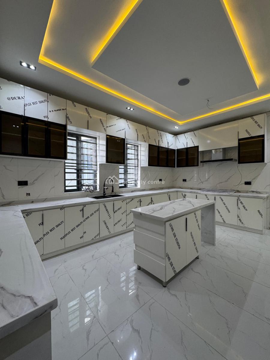 5 Bedroom Duplex, Mobil Road, Ilaje, Ajah, Lagos, Terraced Duplex for Sale