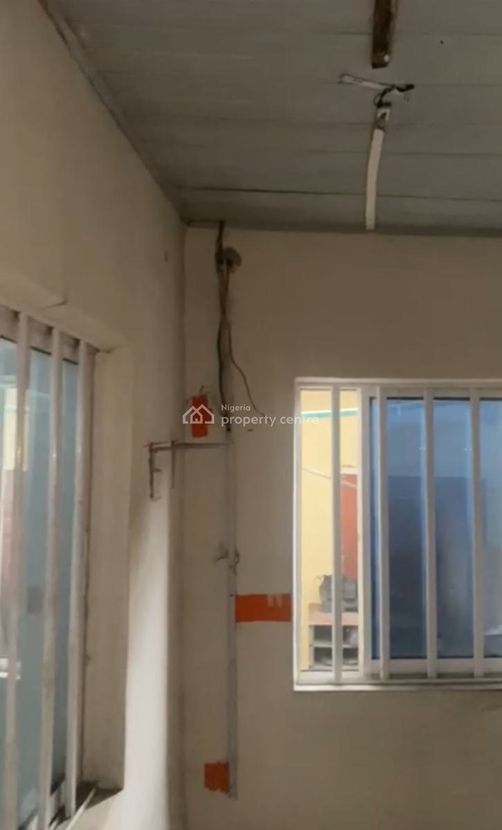 2 Bedroom Flat in a Good Place, Off Ogunlana Drive, Surulere, Lagos, Flat / Apartment for Rent