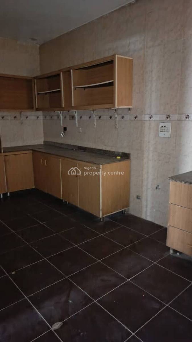 Well Maintained 4 Bedroom House, Platinum Road, Ikate, Lekki, Lagos, Terraced Duplex for Rent