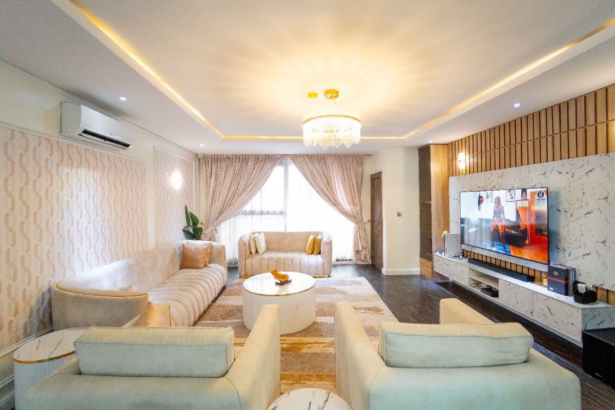 Luscious Three Bedroom Apartment with Ps5, Few Minutes Drive From Ikoyi, Oniru, Victoria Island (vi), Lagos, Flat / Apartment Short Let