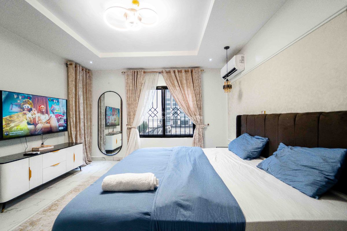 Luscious Three Bedroom Apartment with Ps5, Few Minutes Drive From Ikoyi, Oniru, Victoria Island (vi), Lagos, Flat / Apartment Short Let