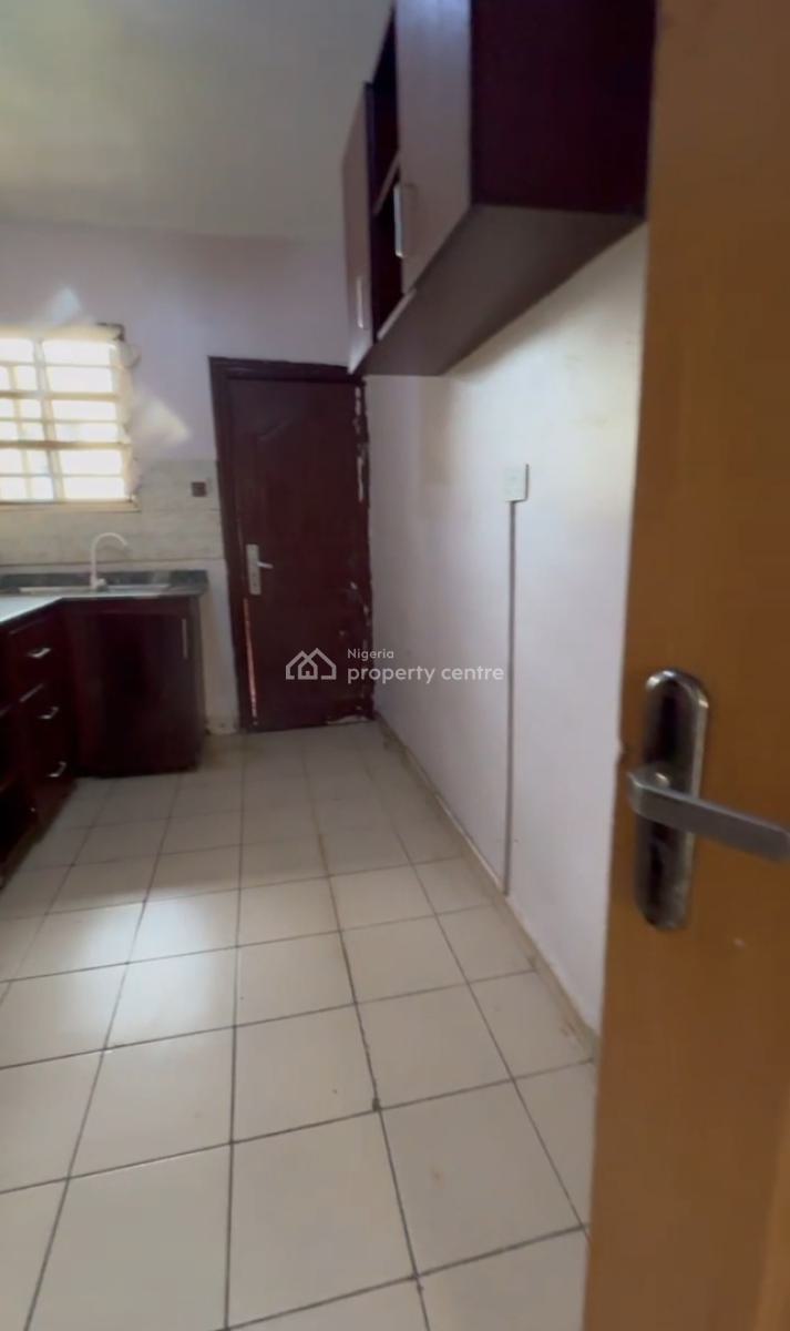 Specious 2 Bedroom Apartment, Brains and Hammers City, Life Camp, Abuja, Flat / Apartment for Sale