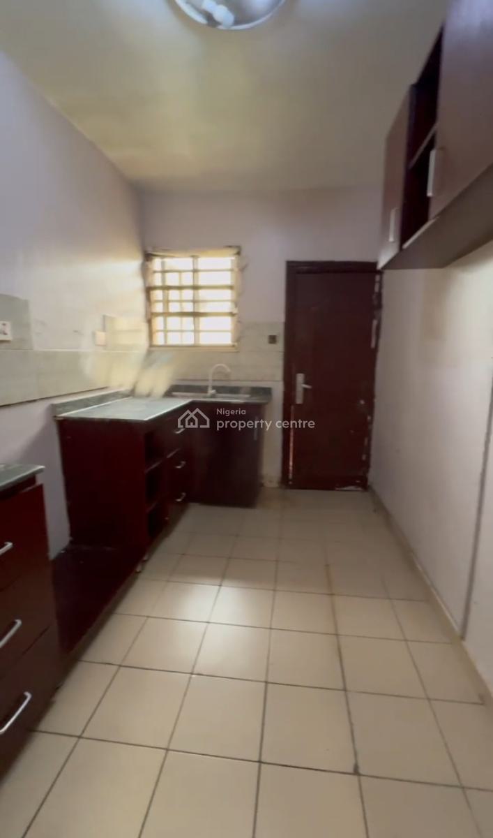 Specious 2 Bedroom Apartment, Brains and Hammers City, Life Camp, Abuja, Flat / Apartment for Sale