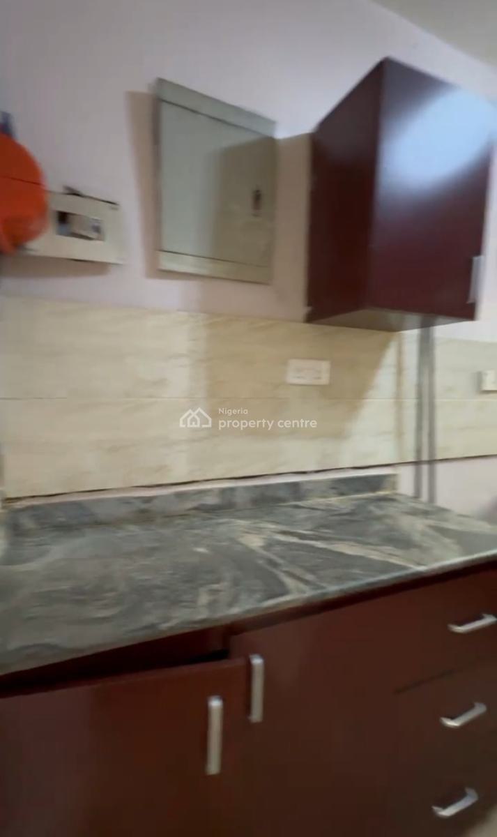 Specious 2 Bedroom Apartment, Brains and Hammers City, Life Camp, Abuja, Flat / Apartment for Sale