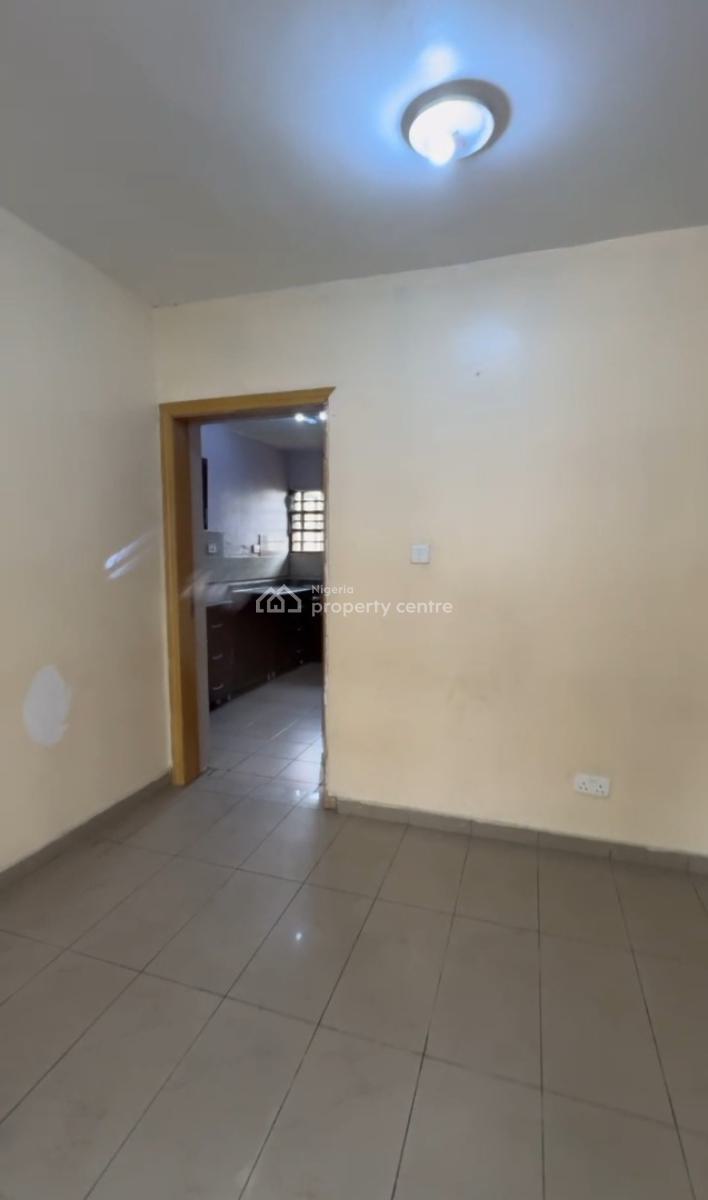 Specious 2 Bedroom Apartment, Brains and Hammers City, Life Camp, Abuja, Flat / Apartment for Sale