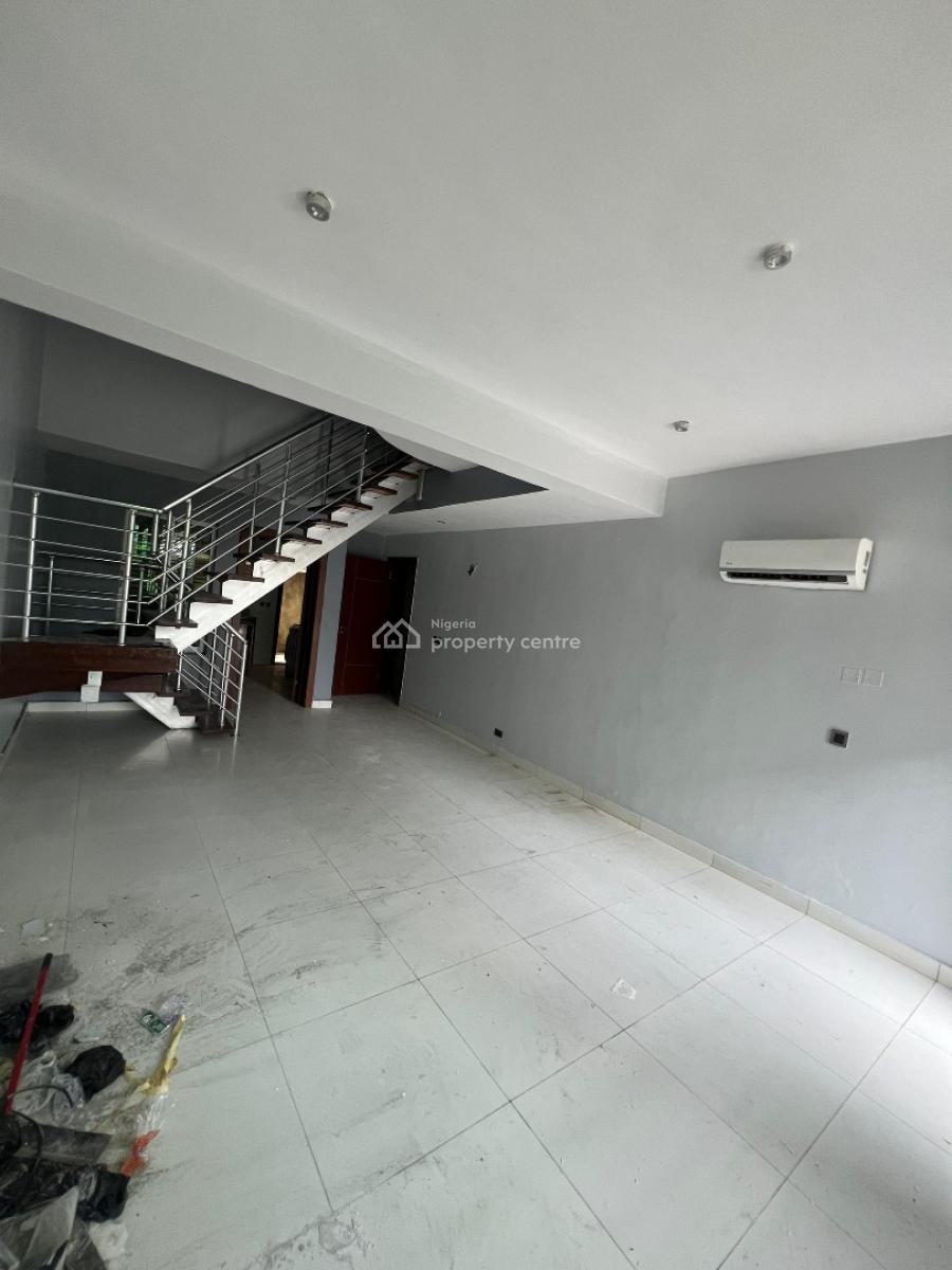 Two Bedroom Mansionette, Lekki Phase 1 Right Hand Side, Lekki, Lagos, Flat / Apartment for Rent