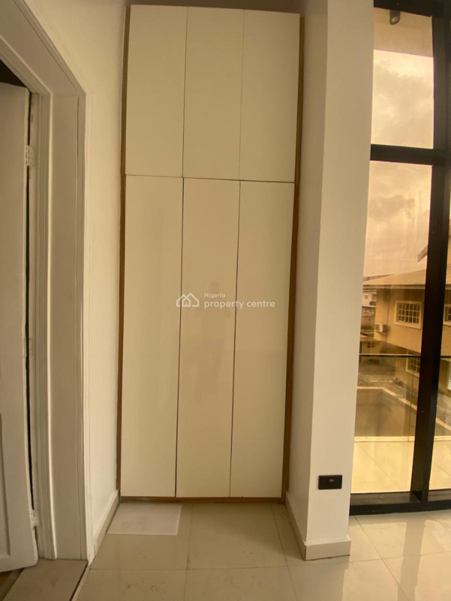 Tasteful 3 Bedroom Apartment Serviced, Lekki Phase1,  Lekki Lagos, Lekki, Lagos, Flat / Apartment for Sale