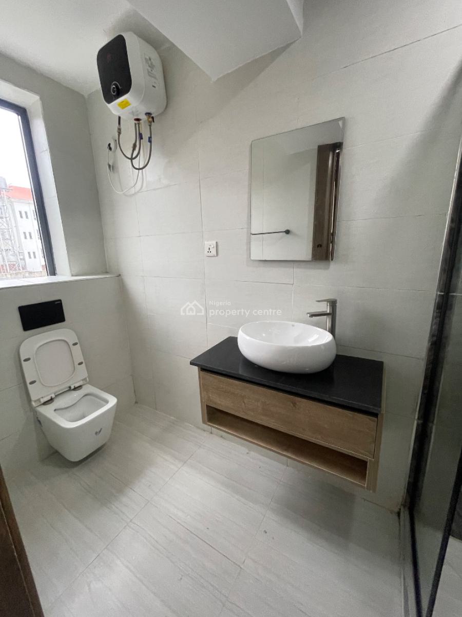 Nicely Finish 2 Bedroom, Main Ikate, Lekki Phase 1, Lekki, Lagos, Flat / Apartment for Sale