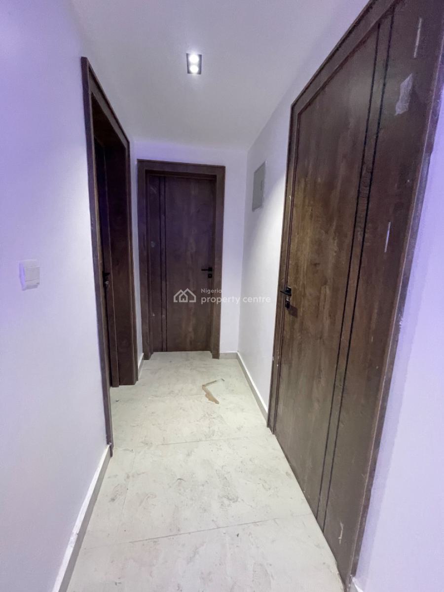 Nicely Finish 2 Bedroom, Main Ikate, Lekki Phase 1, Lekki, Lagos, Flat / Apartment for Sale
