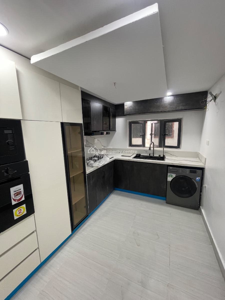 Nicely Finish 2 Bedroom, Main Ikate, Lekki Phase 1, Lekki, Lagos, Flat / Apartment for Sale