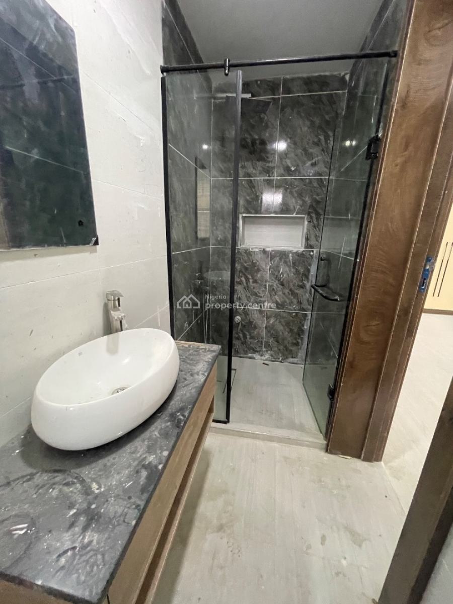 Nicely Finish 2 Bedroom, Main Ikate, Lekki Phase 1, Lekki, Lagos, Flat / Apartment for Sale