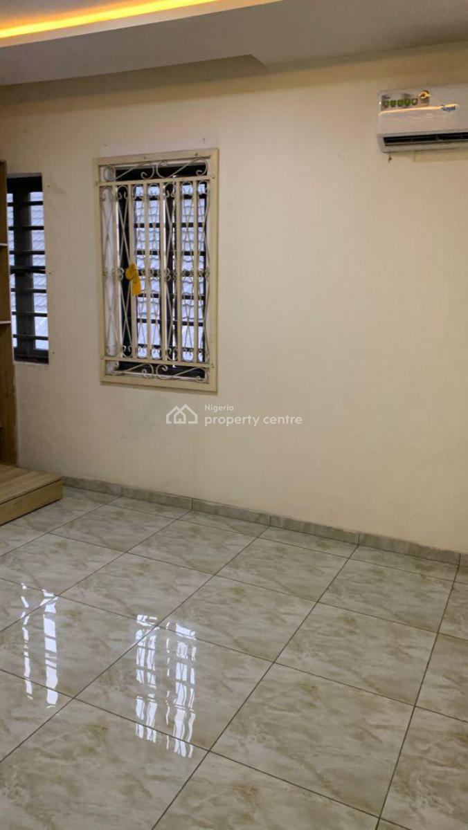 Neat 4 Bedroom Terrace Duplex, Lekki Phase 1, Lekki, Lagos, Terraced Duplex for Rent