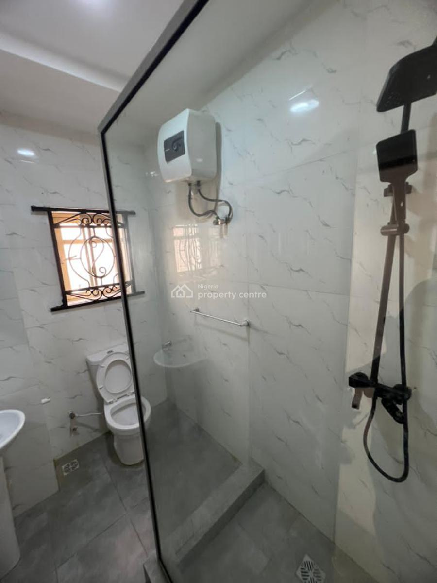 Service 2 Bedroom Apartment, Admiralty Way, Lekki Phase 1, Lekki, Lagos, Flat / Apartment for Rent