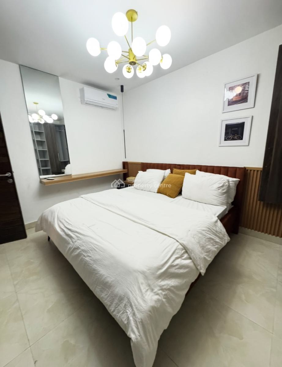 Exquisite 2 Bedrooms Apartment, Freedom Way Road, Lekki Phase 1, Lekki, Lagos, Flat / Apartment Short Let