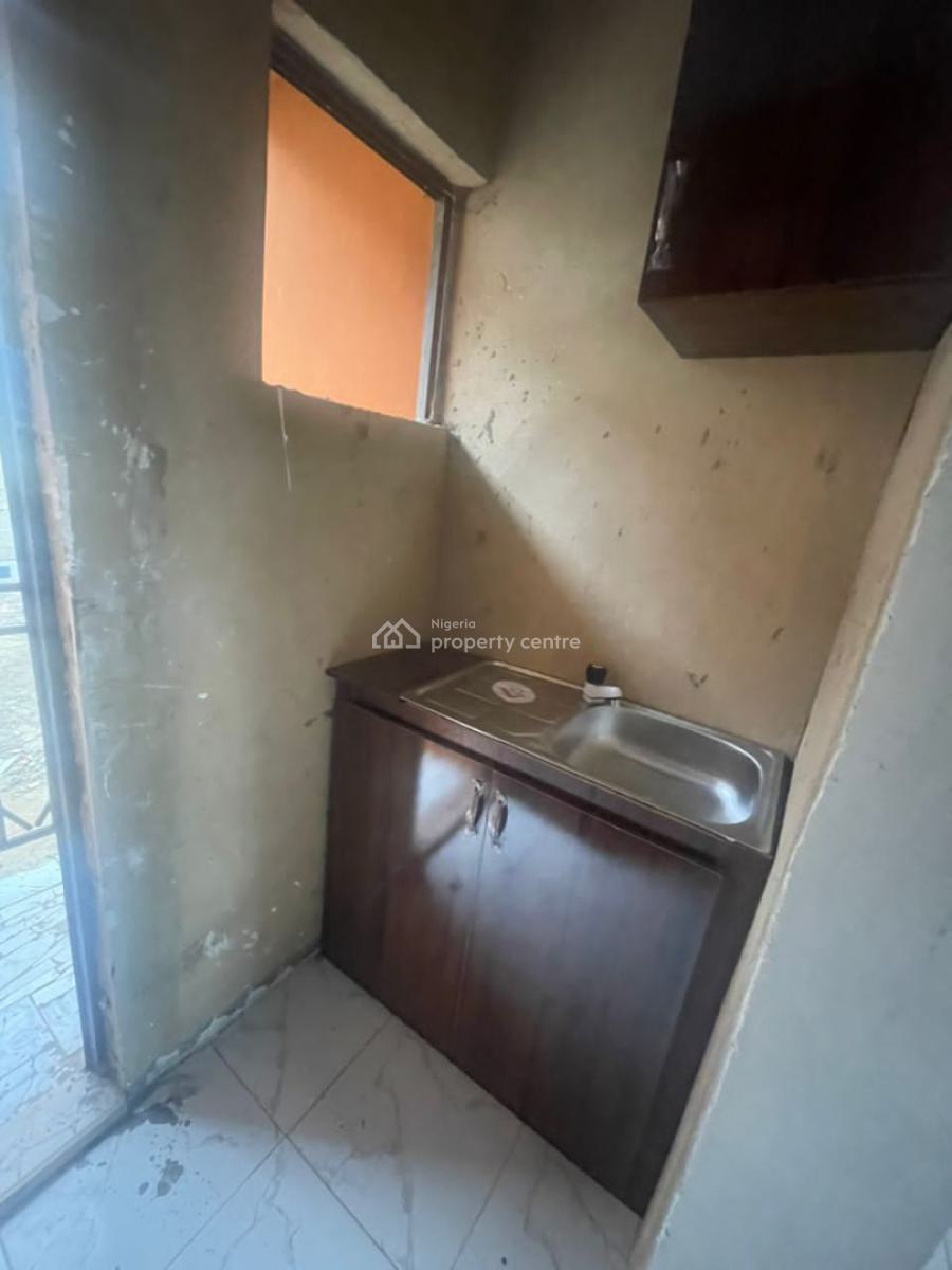 Standard and Spacious Room Self Contain, Shomolu, Lagos, Self Contain (single Rooms) for Rent