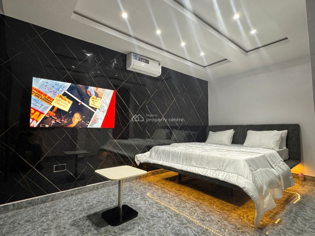 Tastefully Furnished and Serviced with 24/7 Power Supply 3 Bedroom En-, Victoria Island (vi), Lagos, Flat / Apartment for Rent