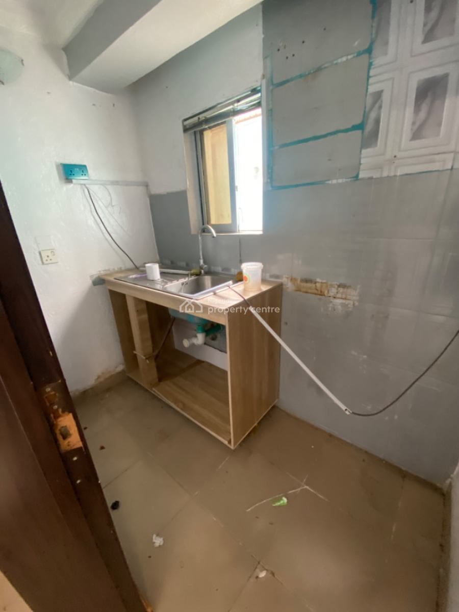 Self Serviced Mini Flat, Bisola Durosinmi Etti Drive, Lekki Phase 1, Lekki, Lagos, Mini Flat (room and Parlour) for Rent
