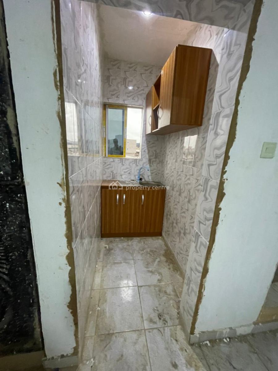 Standard and Executive Mini Flat, Shomolu, Lagos, Mini Flat (room and Parlour) for Rent