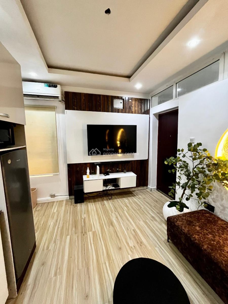 Beautifully Furnished One Bedroom Apartment with Elevator, Off Admiralty Way, Lekki Phase 1, Lekki, Lagos, Flat / Apartment for Rent