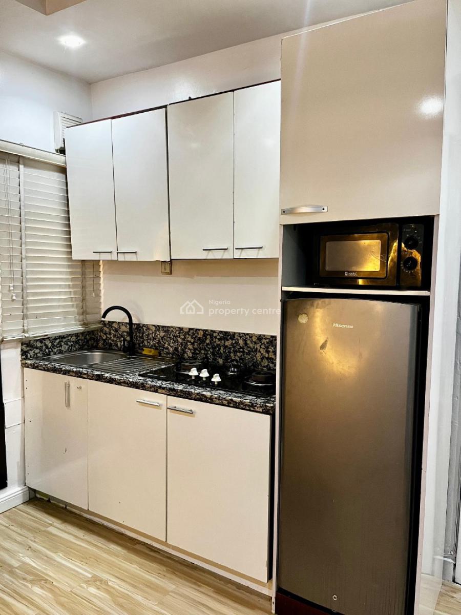 Beautifully Furnished One Bedroom Apartment with Elevator, Off Admiralty Way, Lekki Phase 1, Lekki, Lagos, Flat / Apartment for Rent