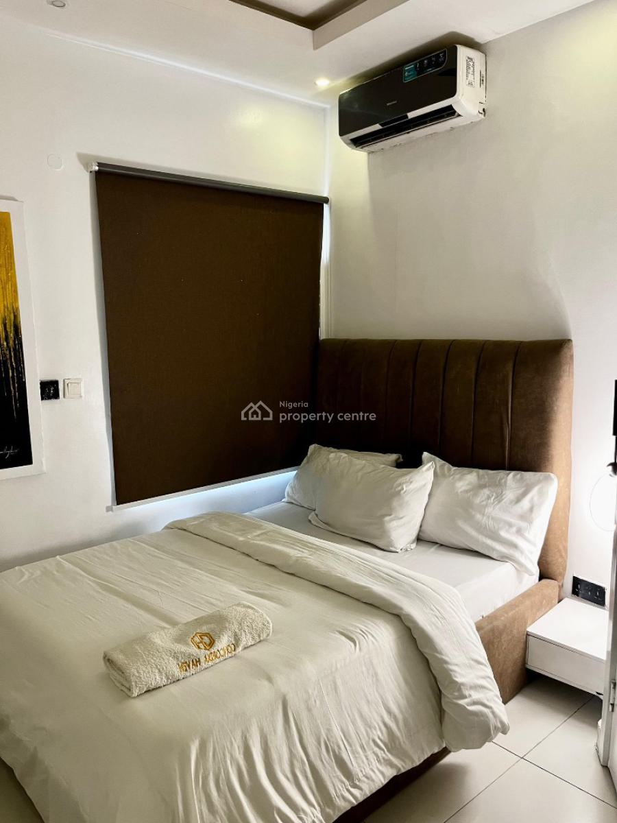 Beautifully Furnished One Bedroom Apartment with Elevator, Off Admiralty Way, Lekki Phase 1, Lekki, Lagos, Flat / Apartment for Rent