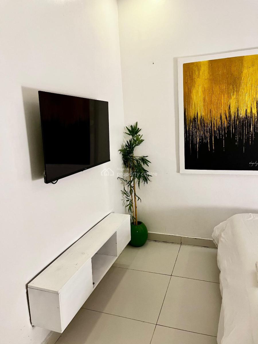 Beautifully Furnished One Bedroom Apartment with Elevator, Off Admiralty Way, Lekki Phase 1, Lekki, Lagos, Flat / Apartment for Rent