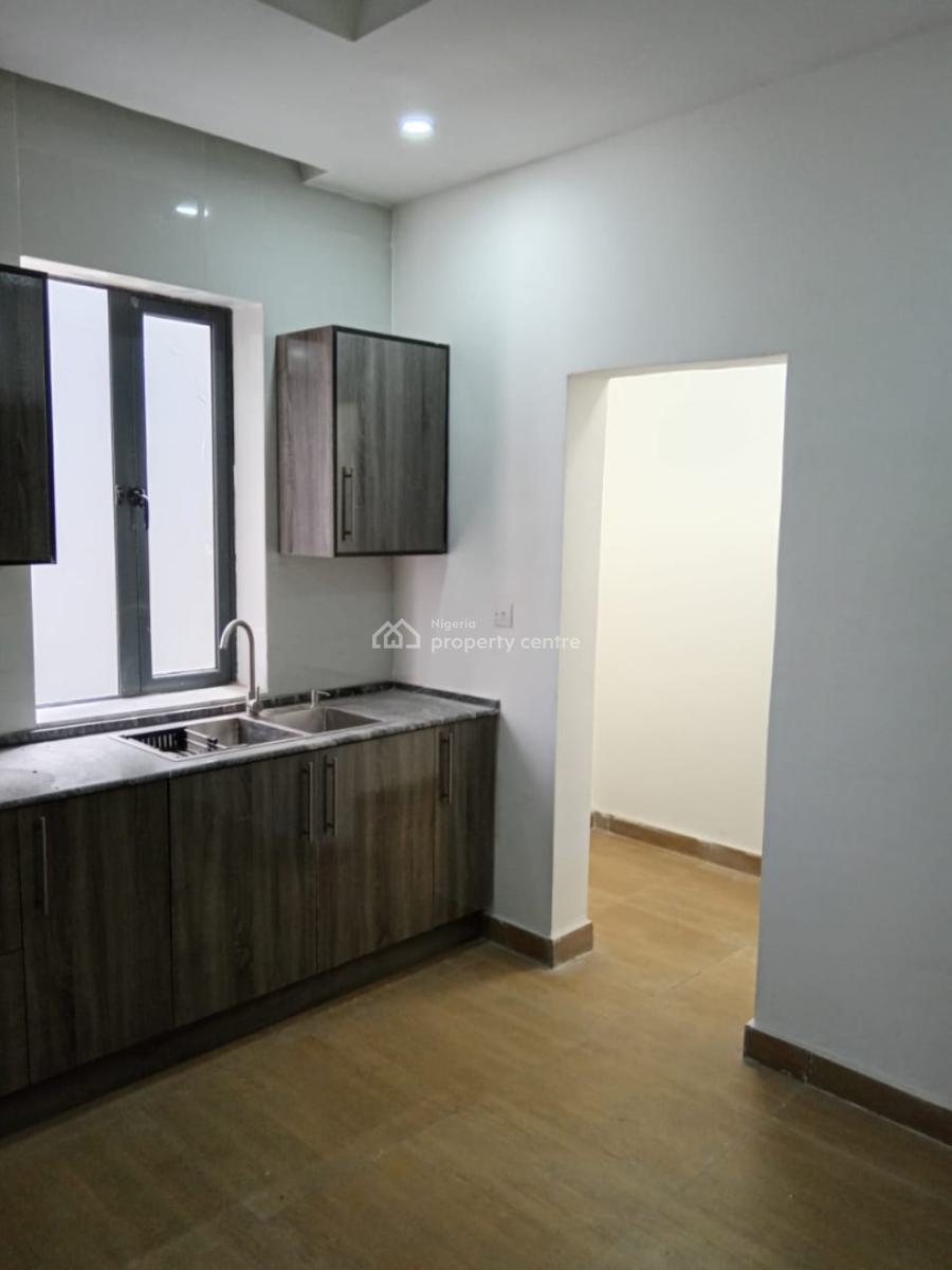 2bedroom Apartment (no Bq), Off Ajose Adeogun, Victoria Island (vi), Lagos, Flat / Apartment for Rent