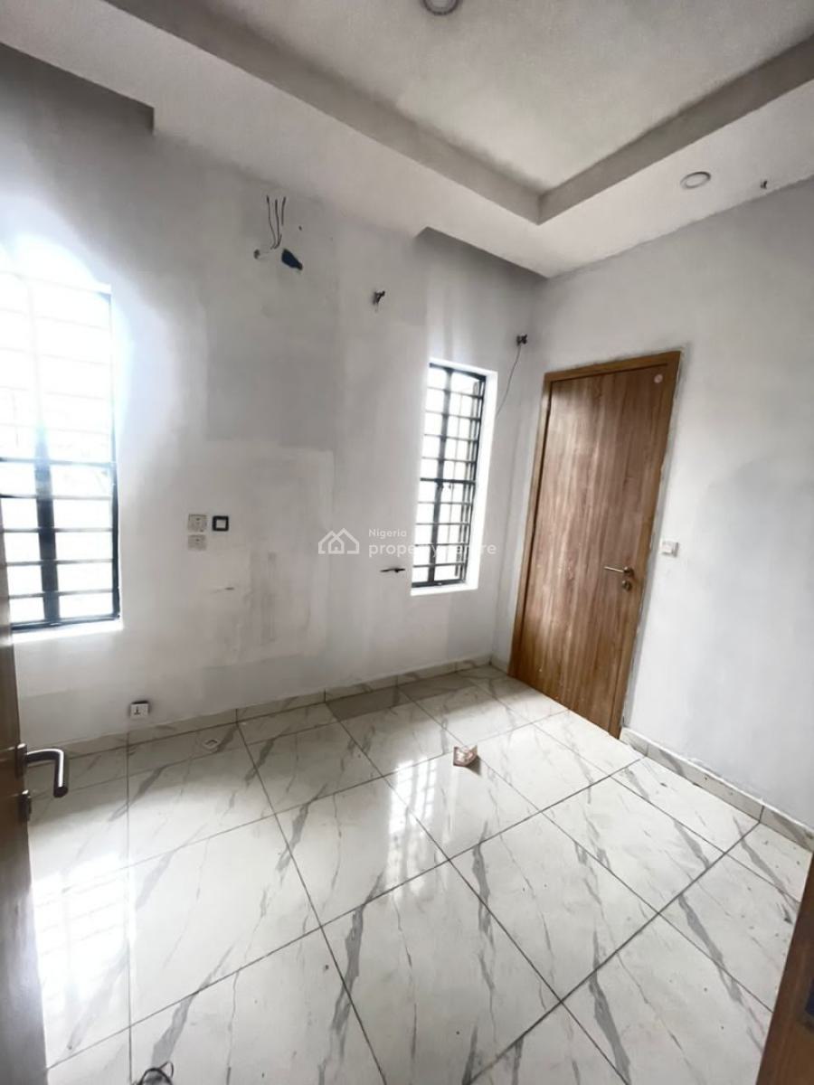 Tasteful Very Spacious Shared Apartment in a Serene Environment, with, Orchid Road, Before Orchid Roundabout, Lekki, Lagos, Flat / Apartment for Rent