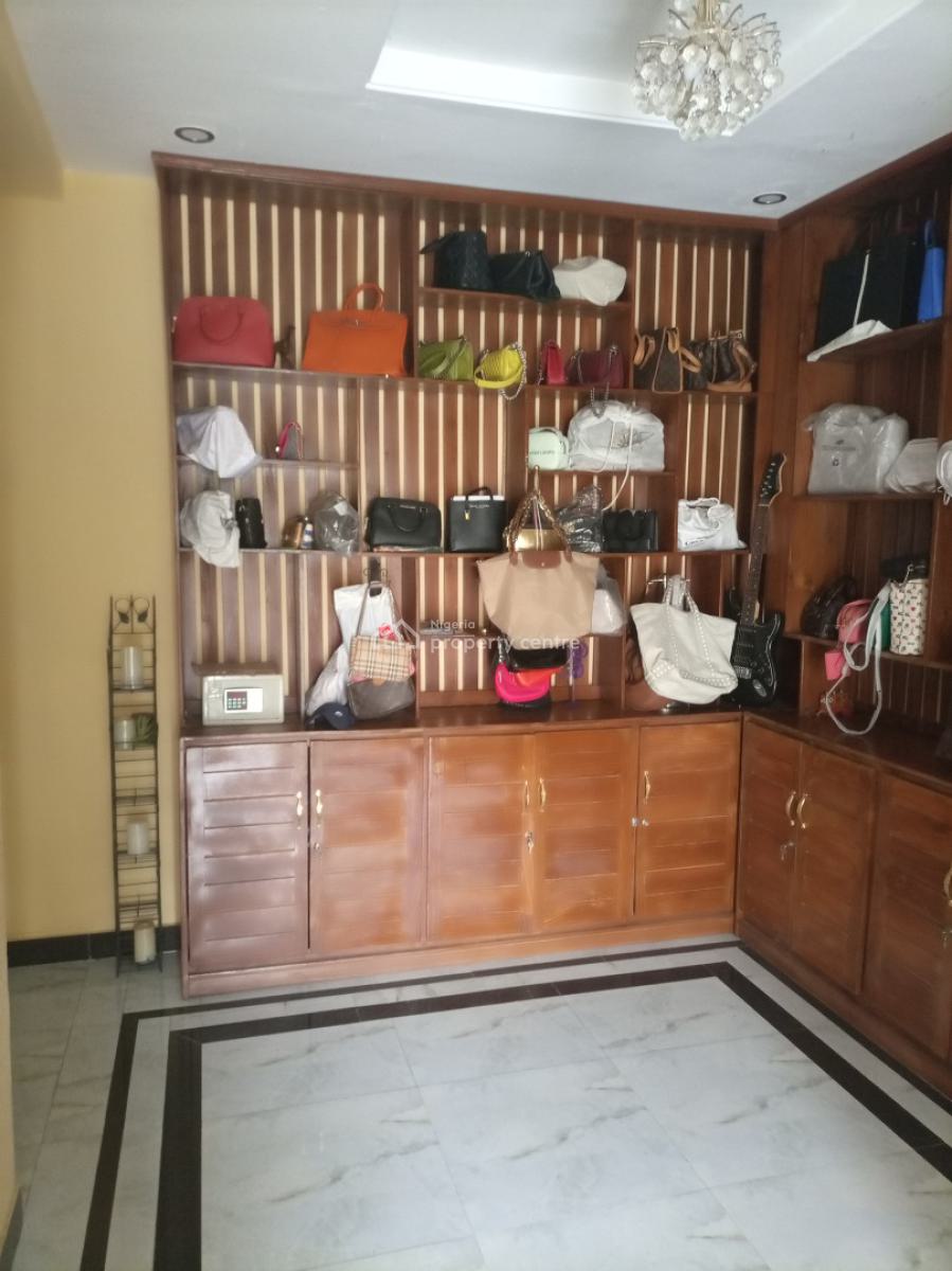 Spacious Semi - Masters Bedroom in a Shared  Furnished Duplex, Royal Garden City Estate Ajiwe, Ajah, Lagos, Self Contain (single Rooms) for Rent