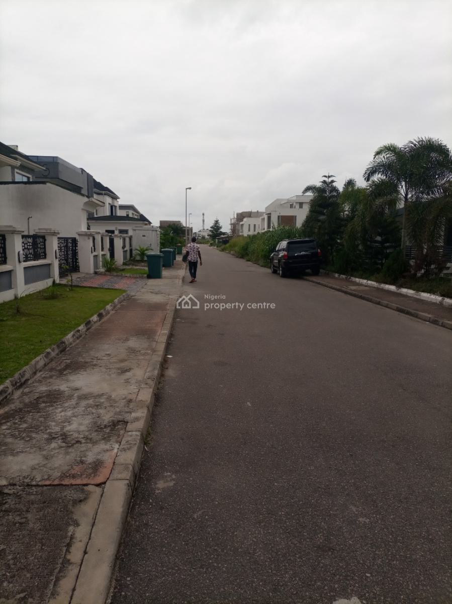 Spacious Semi - Masters Bedroom in a Shared  Furnished Duplex, Royal Garden City Estate Ajiwe, Ajah, Lagos, Self Contain (single Rooms) for Rent