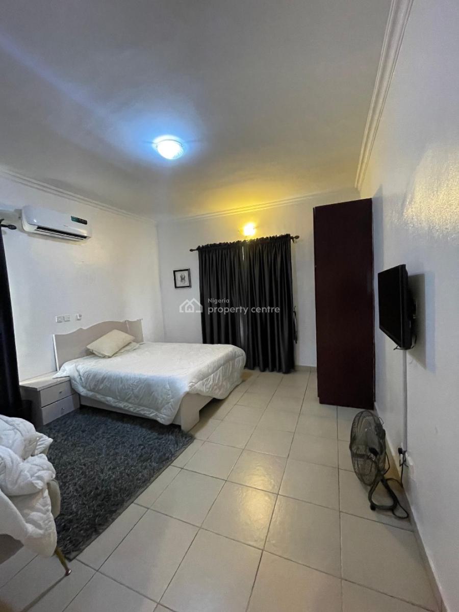 Luxury Well Maintained 3 Bedroom Flat, Cadogan Estate, Osapa, Lekki, Lagos, Block of Flats for Sale