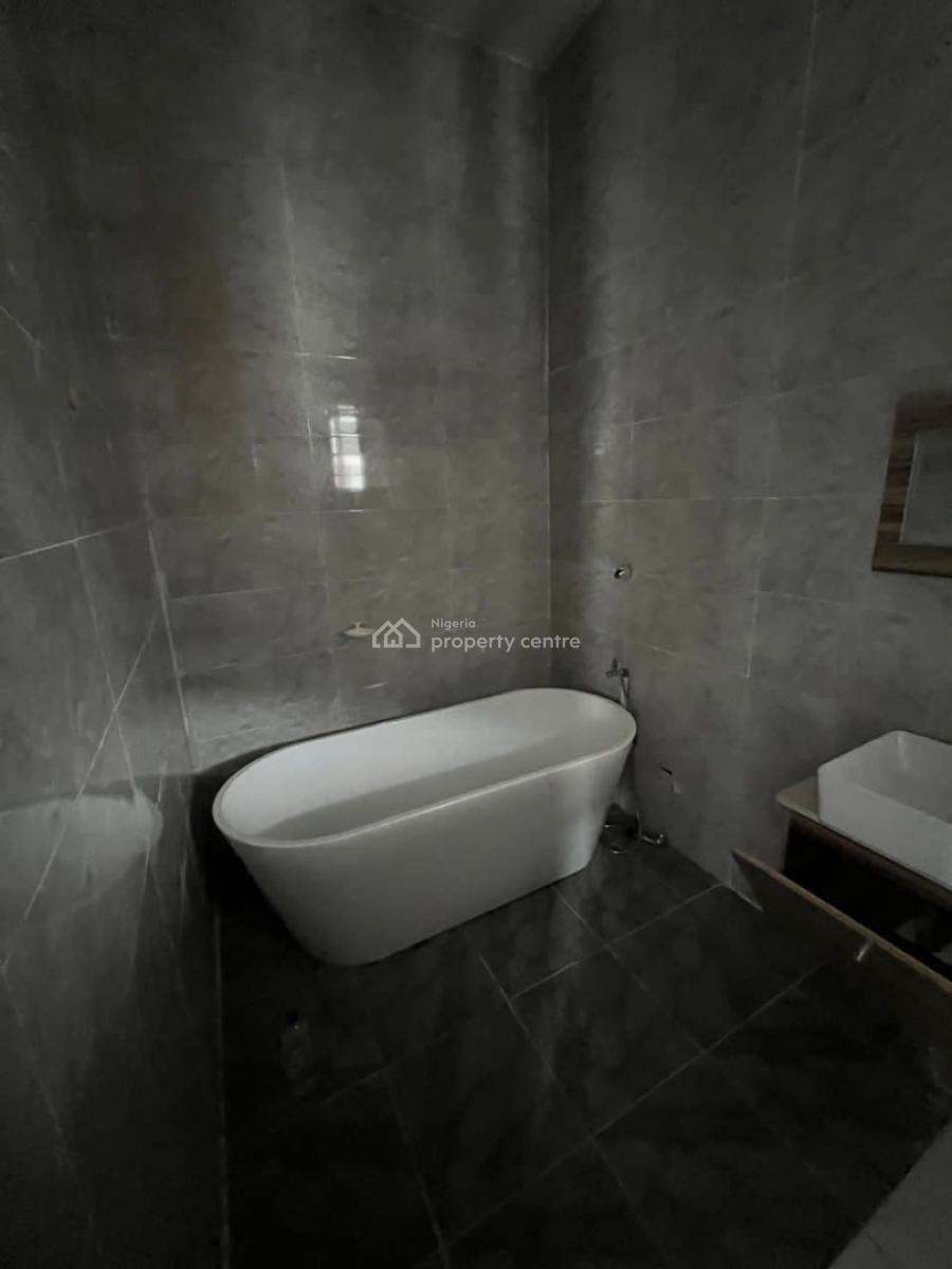 Master Bedroom, Royal Pine Estate, Gate 3, Lekki Phase 2, Lekki, Lagos, Flat / Apartment for Rent