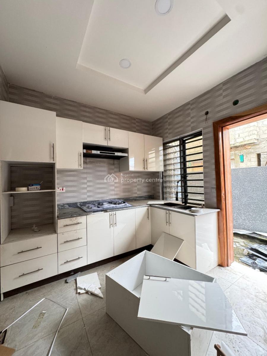 Serviced   4 Bedroom Semi-detached Duplex  with a Bq, Lekki, Lagos, Semi-detached Duplex for Sale