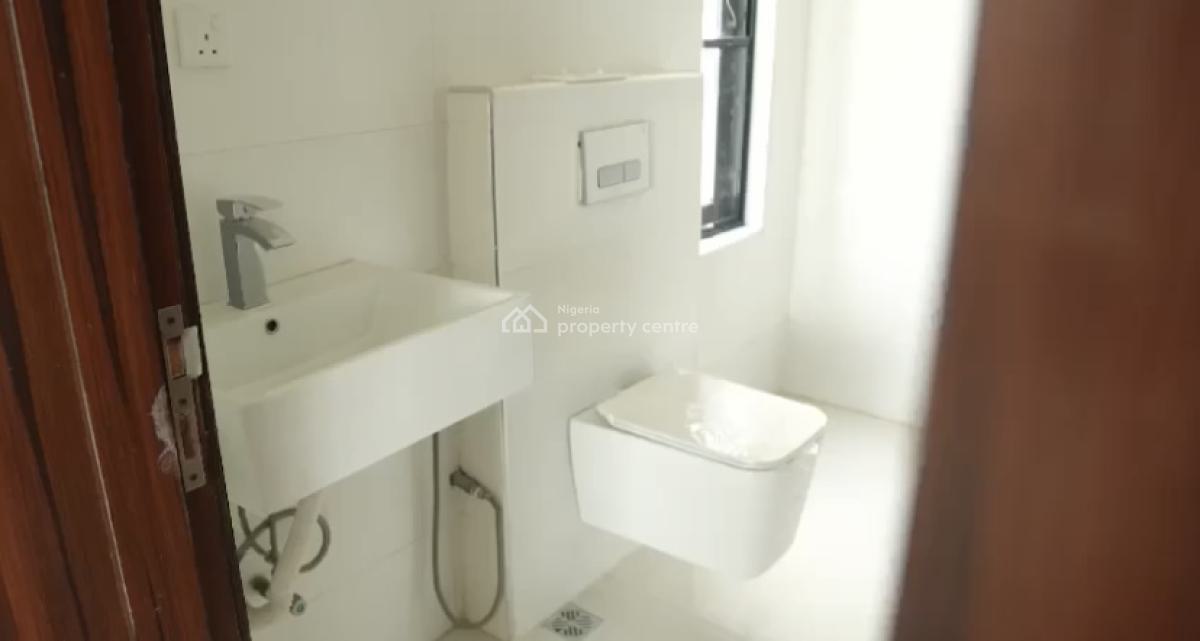 Distress Deal! Exquisite 6 Bedroom Semi Duplex, Cowrie Creek Estate ( an Estate for The Elite), Ikate, Lekki, Lagos, Semi-detached Duplex for Sale