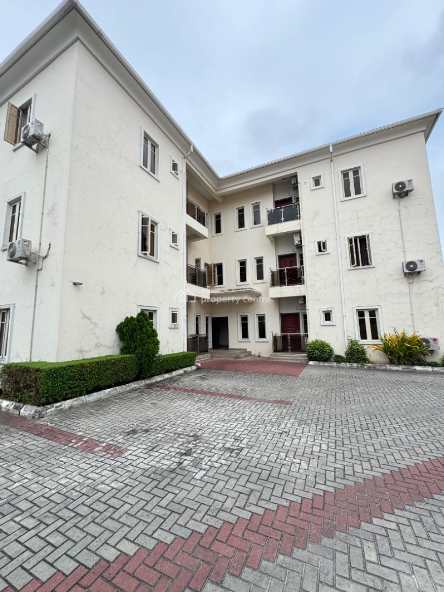 Well Maintained 2 Bedroom Flat, Lekki Phase 1, Lekki, Lagos, Flat / Apartment for Rent