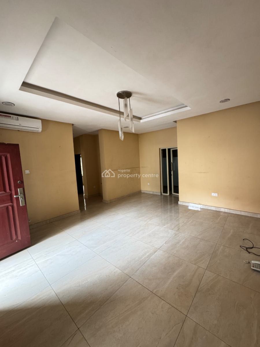 Well Maintained 2 Bedroom Flat, Lekki Phase 1, Lekki, Lagos, Flat / Apartment for Rent