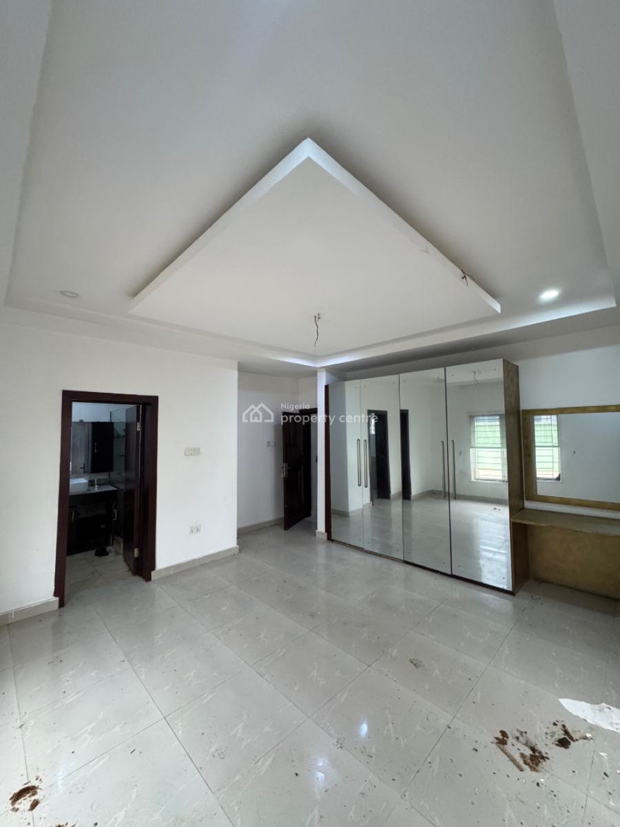 Well Maintained 3 Bedroom Flat with Bq, Lekki Phase 1, Lekki, Lagos, Flat / Apartment for Rent