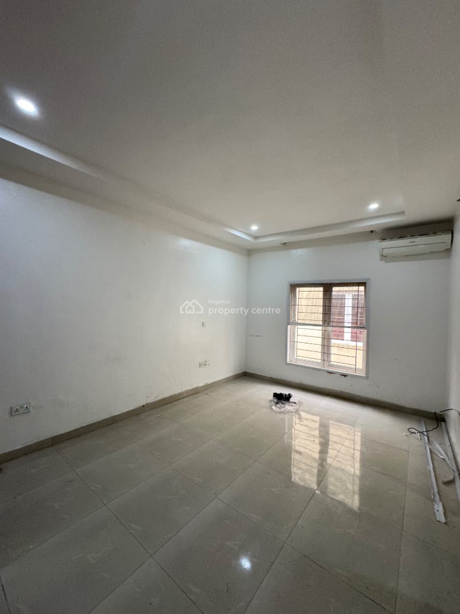 Well Maintained 3 Bedroom Flat with Bq, Lekki Phase 1, Lekki, Lagos, Flat / Apartment for Rent