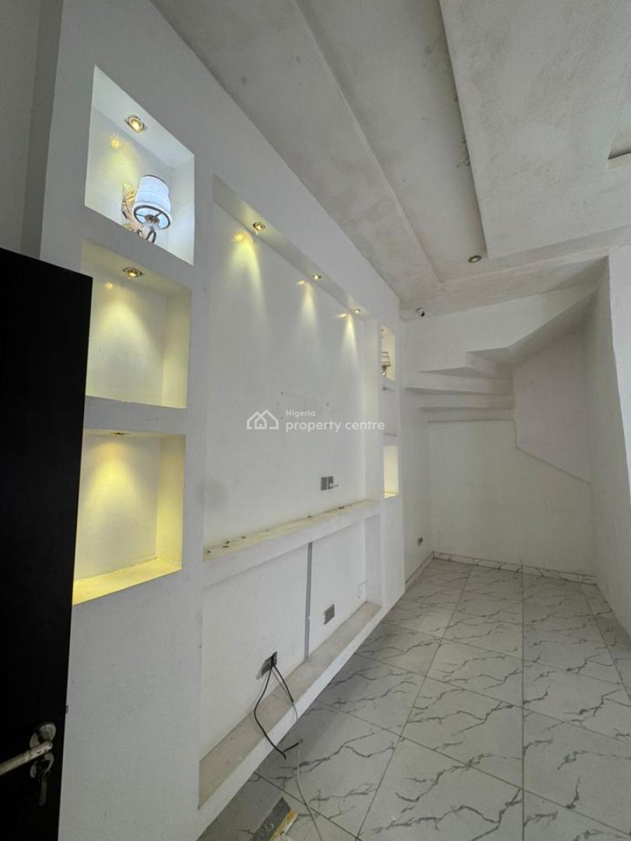 Big Well Converted Studio Apartment, Grace Court, Royal Pine Gate 1, Orchid, Lekki, Lagos, Self Contain (single Rooms) for Rent