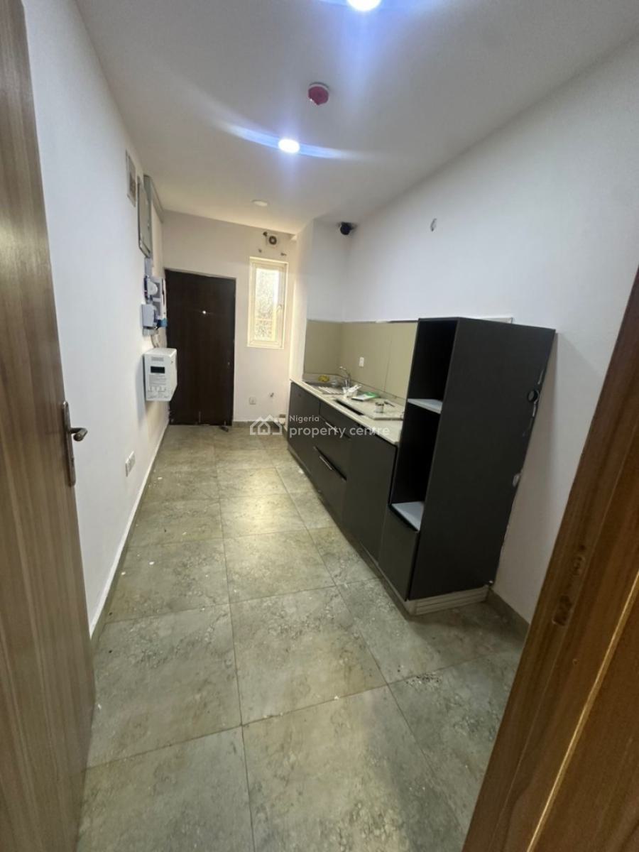 Big Room Downstairs with Shared Kitchen, Oba Musa Estate, Agungi, Lekki, Lagos, Self Contain (single Rooms) for Rent
