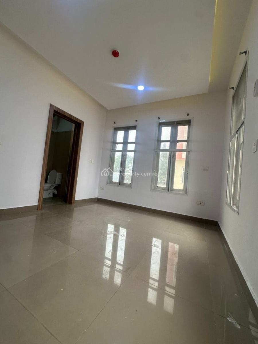 Big Room Downstairs with Shared Kitchen, Oba Musa Estate, Agungi, Lekki, Lagos, Self Contain (single Rooms) for Rent
